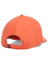 Gorra deportiva Under Armour color naranja con logo UA bordado en negro. Modelo snapback con visera curva y cierre ajustable en la parte posterior.
