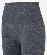 Calza deportiva gris acanalada sin costuras, de tiro alto.