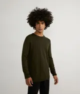 Buzo negro de algodón con cuello redondo y mangas largas.