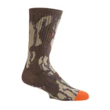 Medias tipo crew de Volcom con diseño de camuflaje en tonos marrones y beige, con puntera en color naranja vibrante. Presentan tejido acanalado, soporte en el arco del pie y talón reforzado.