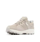 Championes de senderismo Columbia modelo Peakfreak Hera Outdry, color beige. Presentan una construcción de malla con refuerzos sintéticos, sistema de cordones Navic Fit para mayor estabilidad, entresuela TechLite+ para amortiguación y suela Adapt Trax para tracción en diversos terrenos.