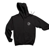 Campera con cierre frontal y capucha, color negro. Presenta un pequeño estampado gráfico de un lobo en el pecho izquierdo.