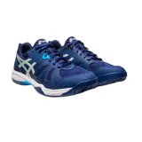 Championes de pádel Asics modelo Gel Padel Pro 5, color azul con detalles en celeste y blanco. Presentan un diseño técnico con malla transpirable y refuerzos sintéticos, ideales para el rendimiento en cancha.