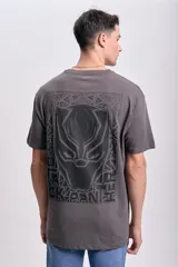 Remera gris de manga corta con estampado de la máscara de Black Panther en la espalda.