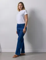 Jegging con pretina elastizada, marca Zac & Rachel. Delantera y trasera con bolsillos. Terminación de ruedo bootcut.