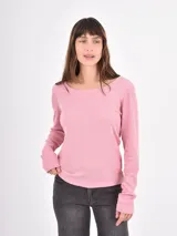 Remera de manga larga con cuello redondo, confeccionada en tejido de punto acanalado de color gris.