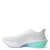 Championes de running Puma Darter Pro Fade, con parte superior de malla transpirable blanca y detalles plateados. Cuenta con entresuela Profoam Lite con degradado de color turquesa a violeta y suela de goma violeta.