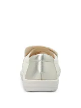 Zapatillas slip-on estilo alpargata color beige, con capellada de textil, suela de EVA liviana y diseño sin cordones.