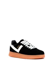 Championes deportivos Pony modelo Empire, color negro con detalles en blanco y suela de goma color caramelo.