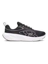 Championes Under Armour modelo Surge 5 de color negro, con parte superior de malla transpirable, suela gruesa de amortiguación blanca y el logotipo de la marca delineado en blanco en el lateral.