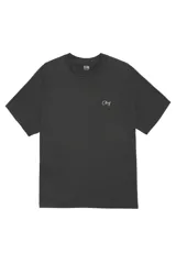 Remera de manga corta Obey, color negro, con cuello redondo y logo de la marca bordado en el pecho en color blanco.