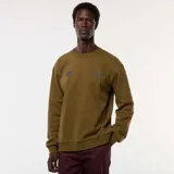 Buzo de felpa de cuello redondo, color verde militar (kaki), con estampado sutil en el pecho.