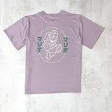 Remera oversize violeta con estampado de Mario Bros en la espalda y diseño de inspiración japonesa.