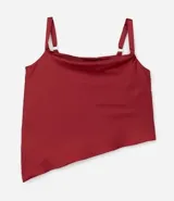 Musculosa de satén color negro con escote degagê drapeado, breteles finos ajustables y bajo asimétrico.