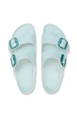 Sandalias Birkenstock Arizona Sb Eva color verde agua, confeccionadas en goma EVA, con dos correas ajustables con hebillas de plástico turquesa.