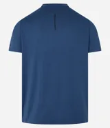 Remera deportiva de hombre en color rojo oscuro, con mangas cortas, cuello redondo y detalle de líneas negras en la manga. Confeccionada en poliéster con tecnología dry fit.