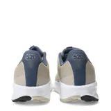 Championes de running New Balance modelo Fresh Foam 520, color beige con detalles en azul marino. Presentan capellada de malla transpirable, logo lateral en contraste y entresuela con tecnología Fresh Foam para mayor amortiguación.