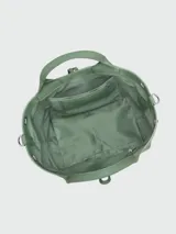 Cartera de mano Longchamp modelo Le Roseau en tamaño pequeño, confeccionada en cuero liso color verde. Presenta un diseño estructurado con asas cortas, cierre de solapa con el icónico broche metálico de bambú y herrajes plateados.