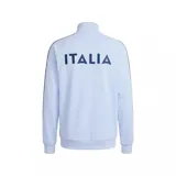 Campera deportiva Adidas de la Selección de Italia, color celeste, con cierre frontal y las clásicas tres tiras en azul marino en las mangas. Cuenta con bolsillos laterales, cuello alto y los escudos de Adidas y de la federación italiana bordados en el pecho.