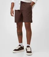 Bermuda masculina de sarga con textura jaspeada, cintura elástica y bolsillos laterales, ideal para uso casual.