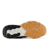 Championes de running New Balance modelo 520, color azul con detalles en amarillo y naranja.