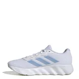 Championes de running Adidas modelo Switch Move, color blanco con detalles en celeste. Presentan capellada de malla técnica transpirable, entresuela de EVA para amortiguación y suela Adiwear de alta resistencia.