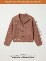 Cardigan de punto jaspeado en tonos marrones, con cuello solapa, cierre frontal de botones y mangas largas con diseño holgado.