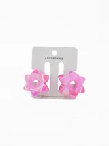 Pack de dos pinzas para el pelo con diseño de flor, en material plástico de acabado tornasolado y color rosado.