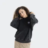 Canguro con capucha color blanco, de corte holgado y diseño básico. Presenta un bolsillo frontal tipo canguro y un pequeño estampado de sol con el logo de la marca en el pecho.
