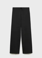 Pantalon de corte wideleg y diseño recto, confeccionado en tejido de punto ligero. Presenta tiro medio y cintura con elástico para mayor comodidad.