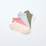 Pack de cinco pares de medias invisibles acanaladas en tonos surtidos: beige, rosado, gris melange, verde militar y blanco.