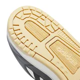 Championes Adidas Brek Star de cuero sintético negro con detalles en blanco y las tres rayas laterales en gamuza blanca.