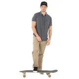 Camisa de manga corta color gris con bolsillo en el pecho.