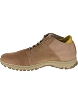 Bota de caña media Caterpillar modelo Science Mid, confeccionada en cuero nubuck marrón, con cordones bicolor, suela dentada y detalle del logo de la marca en el lateral.