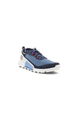 Championes Ecco Biom 2.1 X Country, color azul con detalles en rojo y blanco.