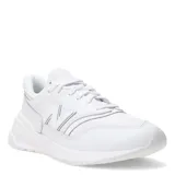 Championes New Balance 997, color blanco, con capellada de cuero y detalles en mesh.