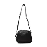 Bandolera negra de cuero sintético con doble compartimento superior con cierre y correa larga regulable.