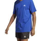 Remera azul de algodón Adidas Essentials Single Jersey, de corte clásico y cuello redondo, con logo blanco estampado en el pecho.