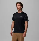 Remera deportiva Columbia modelo Hike Crew, color negro, de manga corta y cuello redondo, confeccionada en punto jacquard de poliéster con tecnología Omni-Wick para la gestión de la humedad.