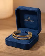Pulsera de eslabones tipo cadena en color dorado, con diseño clásico y acabado brillante.
