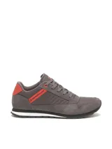 Championes de diseño casual Caterpillar, modelo Ventura, en color gris con detalles en rojo. Combinan capellada de gamuza con paneles de malla, cordones al tono, entresuela blanca y suela de goma.