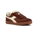 Championes Diadora modelo Bamtelo, con diseño de estilo urbano en combinación de tonos marrón y beige. Presentan una estructura de cuero con detalles en gamuza, suela de goma texturizada y el logo característico de la marca en el lateral.