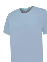 Remera de manga corta y cuello redondo, confeccionada en algodón orgánico. Presenta un bolsillo en el pecho con el logo de la marca bordado en contraste.