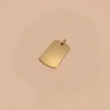 Dije tipo medalla rectangular de oro 10k con superficie lisa y brillante, ideal para personalizar con grabado.
