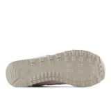 Championes urbanos New Balance modelo 574, color rosa con detalles en beige y blanco, confeccionados en gamuza y malla, con logo "N" característico en los laterales y entresuela ENCAP.