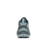 Championes de senderismo Merrell modelo Speed Strike 2 Waterproof, color gris con detalles en verde agua. Presentan una construcción robusta con malla y cuero sintético, membrana impermeable, puntera reforzada y suela de goma con tracción de alta resistencia.