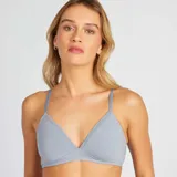 Sujetador de triángulo sin relleno color azul, con tirantes finos ajustables y detalle de encaje en el borde de las copas.