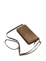 Billetera Rockford de cuero con pelo 100% natural color marrón, con bordes trenzados, cierre perimetral y tecnología RFID para protección de tarjetas.
