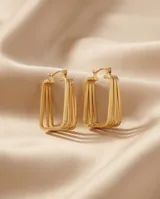Aros de acero dorado con diseño de triple marco cuadrado colgante.