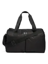 Bolso deportivo Under Armour Studio Lite Duffle negro con logo gris. Tiene doble asa de mano y correa de hombro ajustable. Incluye cierre principal con doble cursor y bolsillos frontales.